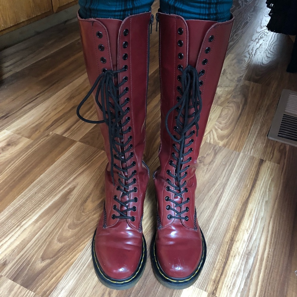 Dr. Martens 20 eye maroon boots